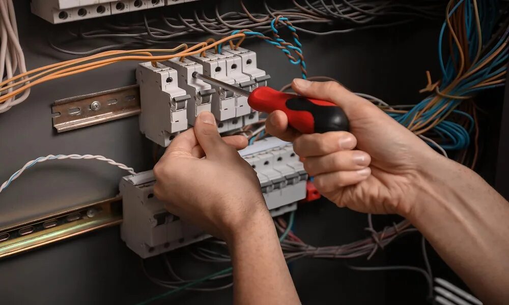 Работа для мужчин электрик. Мы электрики. electrical services. electrician repair. electrical contact.