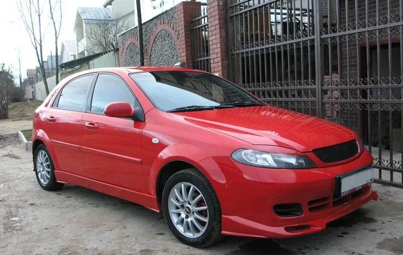 Обвесы на Шевроле Лачетти хэтчбек 1.6. Chevrolet Lacetti хэтчбек обвес. Chevrolet Lacetti хэтчбек 1.6 с обвесом. Chevrolet Lacetti хэтчбек Tuning.