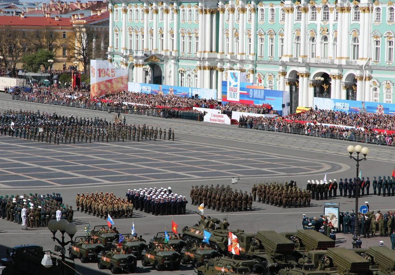 Парад Победы в Санкт Петербурге. Питер Дворцовая площадь парад Победы. Парад 9 мая Санкт Петербург 2020. Парад в Питере на 9 мая. Парад 9 мая спб