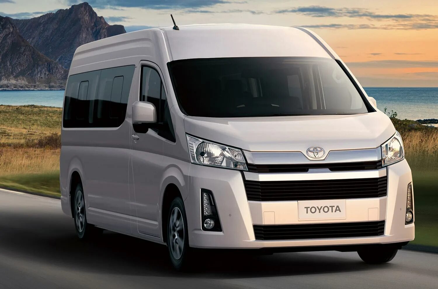 Микроавтобус 3 1. Toyota hiace 2025. тойота хайс 2025. toyota микроавтобус hiace 2025. toyota микроавтобус 2025.