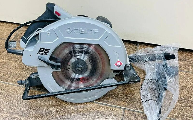 Пила дисковая зубр пд-55. Дисковая пила зубр пд. Пила дисковая зубр пд-85. Пила дисковая, 90°-70 мм, диск 210 мм, 2000 вт, зубр. Зубр пд-55.