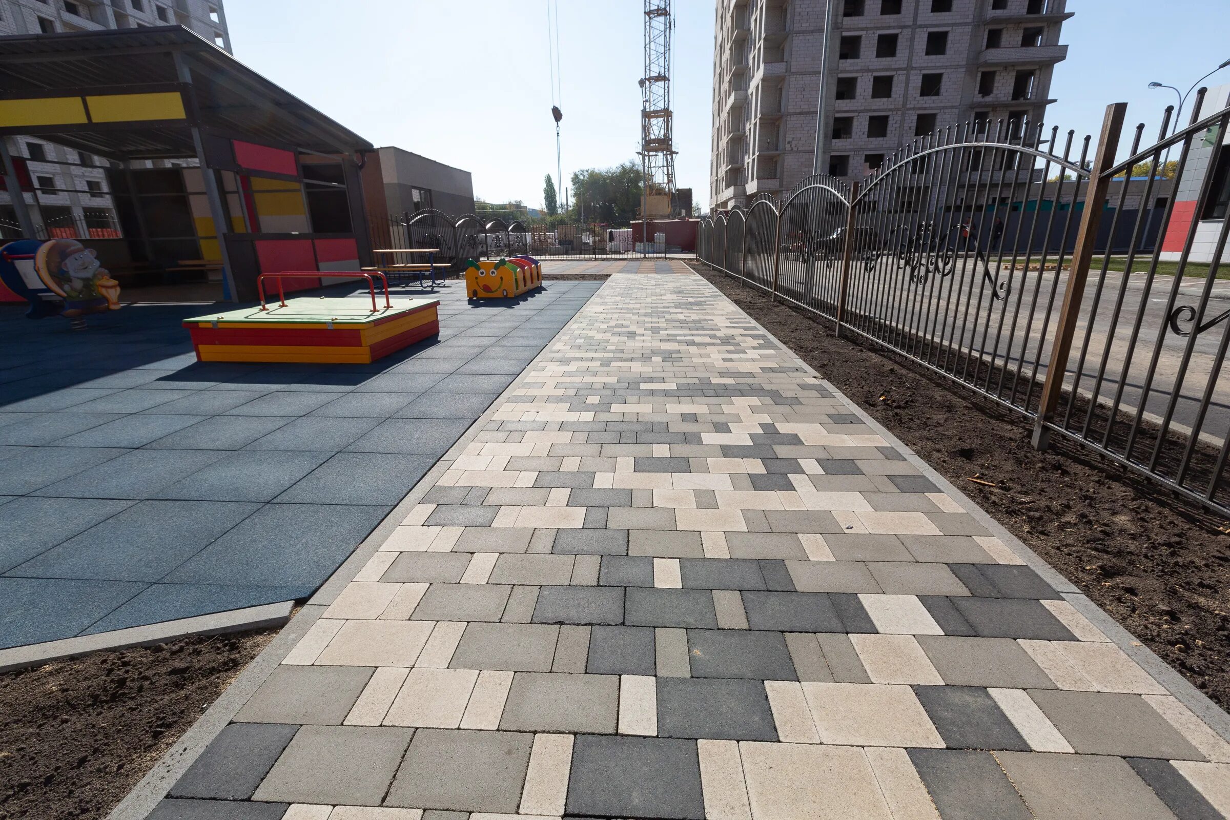 Плиты мощения гранитные 600 600. Брусчатка старый город серая. Плитка старый город венусбергер мощение. Брусчатка braer сити, color mix "туман", h=80 мм. Гранит возрождение брусчатка.