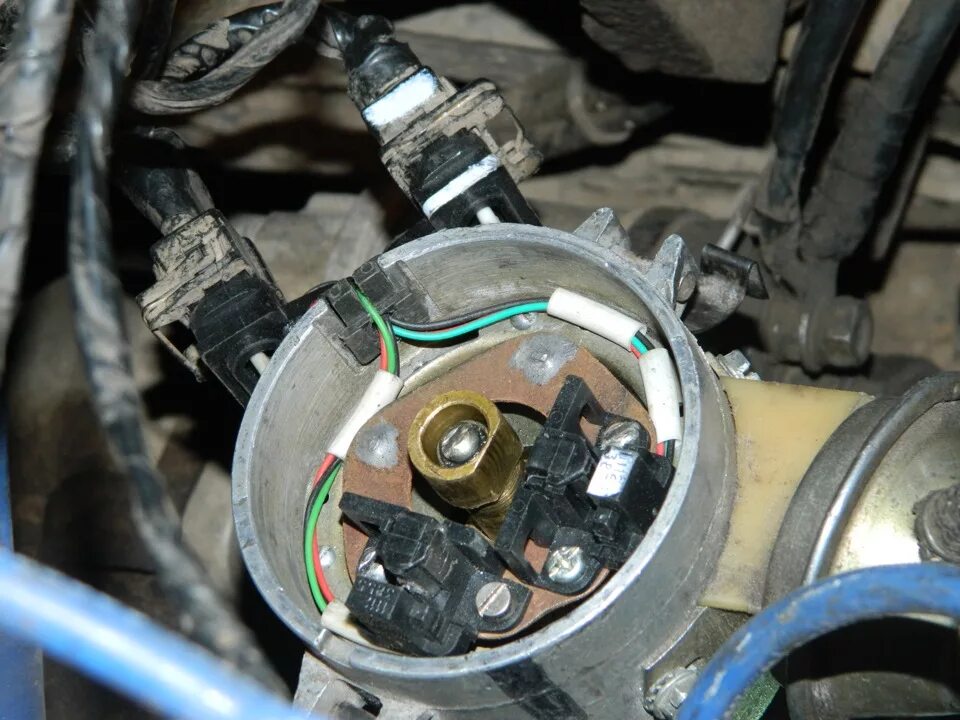 Зажигание датчик холла. Трамблер уаз 469 с датчиком холла. датчик холла уаз 469. уаз 402 датчик холла. трамблёр уаз 469 электронное зажигание.