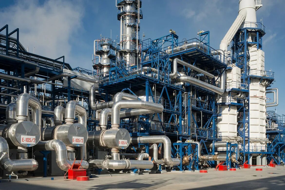 газпром нефть омский нпз. нефтеперегонный завод. кгпн омского нпз. купн мнпз. газпром нефть московский нпз продукция.