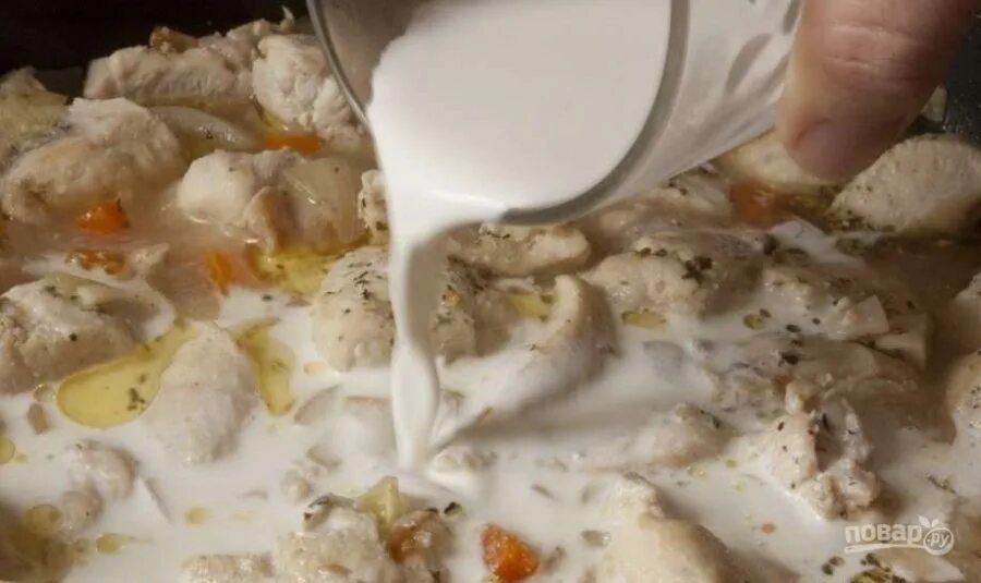 A deliciously Creamy Honey Mustard Chicken with crispy bacon pieces will become 