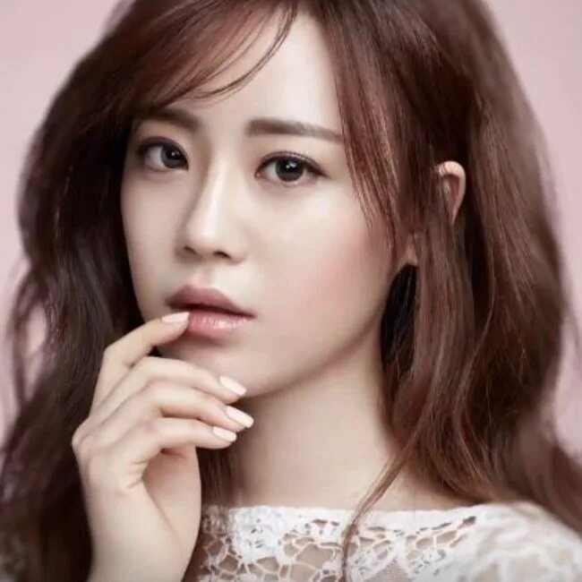 Ли ён джи рэперша. Lee youngji. Lee youngji small girl. Kang ji young дорамы. Kara youngji.