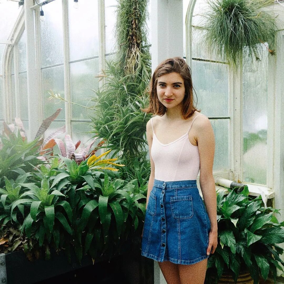 Isabel Paige в Instagram: "I love plants! 🌱 🌱 🌱" .