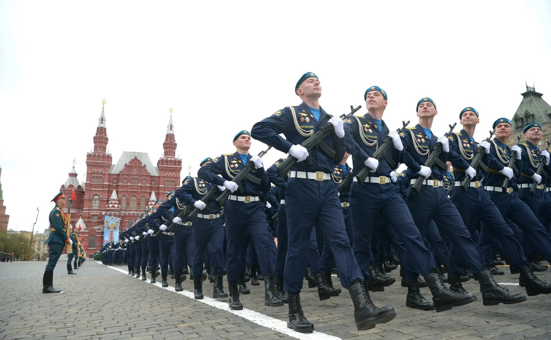 Парад в москве участники. Парад Победы на красной площади в Москве 2021. Военный парад в Москве 2021. Парад Победы в России 2021 Москва. Парад 9 мая Москва.