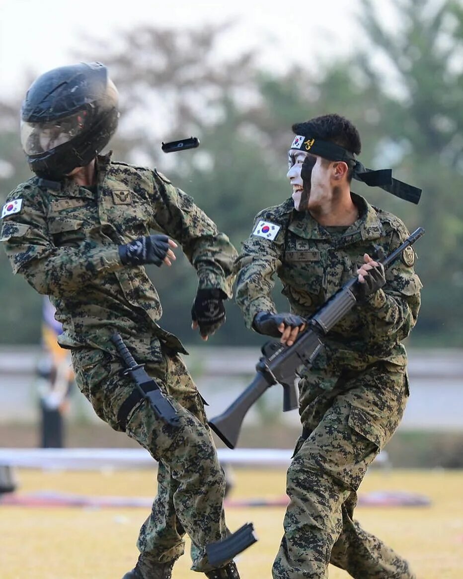 Военные тренинги. Южнокорейский спецназ. Тренировка военных. Спецназовцев подготовка. Тренировка спецназа.