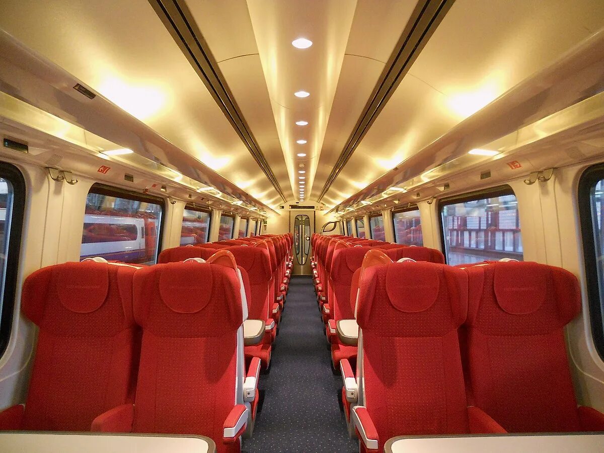 First class train. 222 поезд. class 222 train.