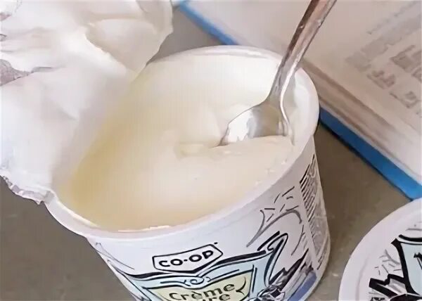 Хранить открытую сметану