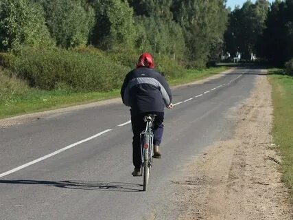 Можно ли по трассе ехать на велосипеде