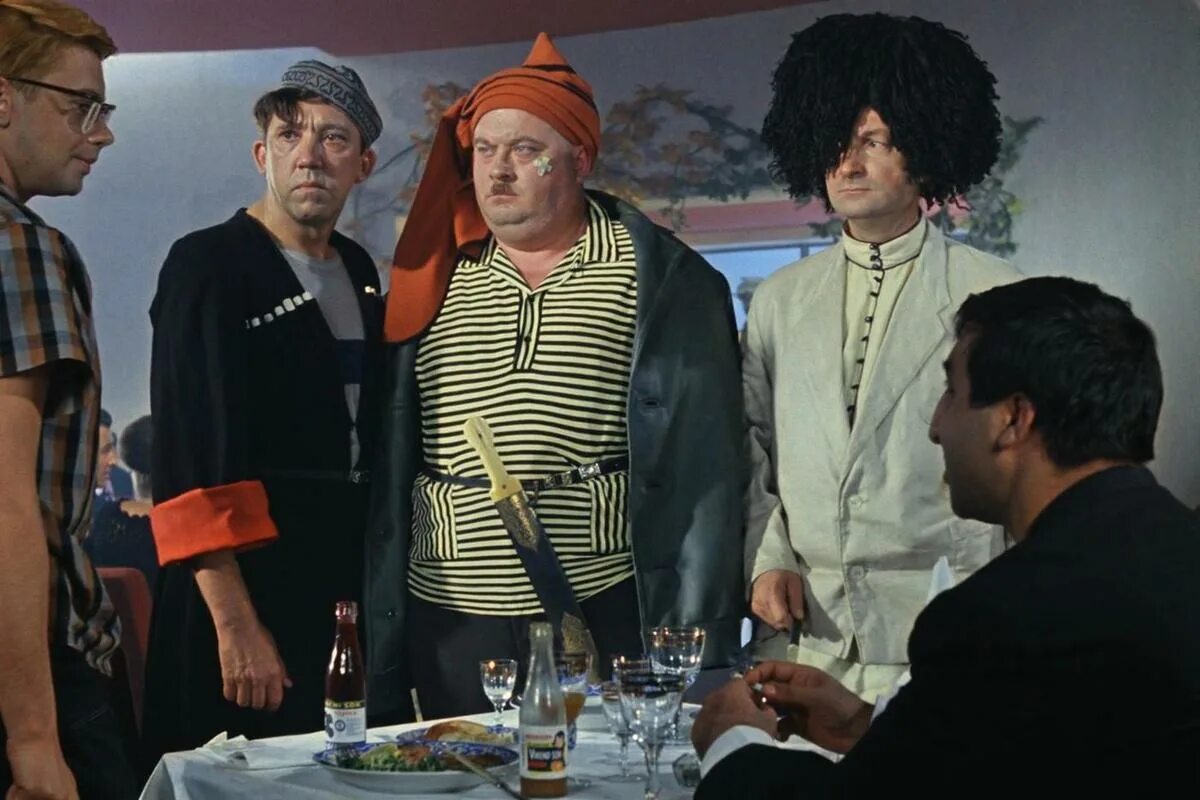 Фрагмент из кавказской пленницы. Трус балбес бывалый кавказская пленница. Кунаки вицин никулин и моргунов. Моргунов кавказская пленница. Кавказская пленница 1969.