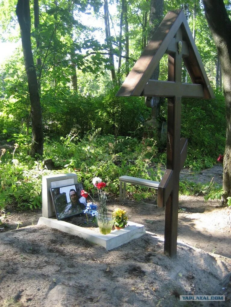 алексей балабанов похоронен на кладбище. алексей балабанов могила. балабанов алексей октябринович могила. могила балабанова на смоленском кладбище. балабанов алексей октябринович могила.