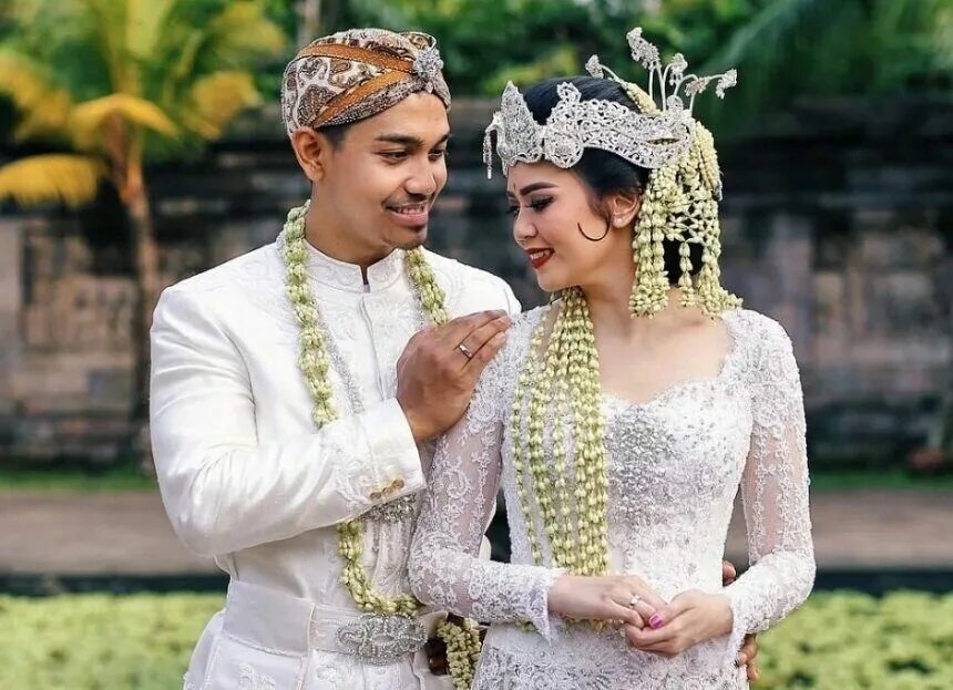 Русские в малайзии. Свадьба в Индонезии. Свадебный наряд у индонезийцев. Свадьба в Индонезии традиции.
