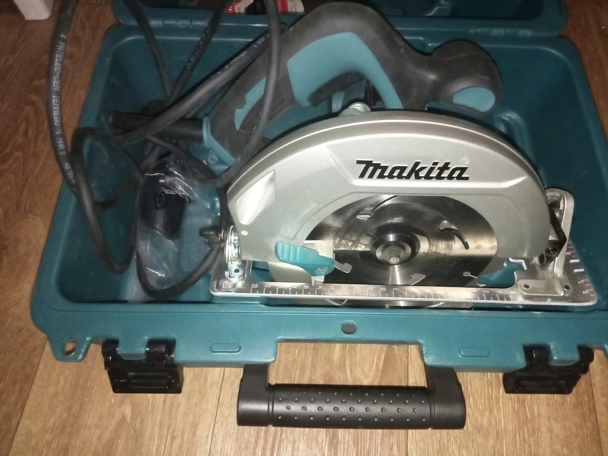 Пила дисковая makita hs7601. Makita hs7601k. Циркулярная пила Makita hs7601. Пила циркулярная Makita hs7611k. Пила дисковая Макита hs7601+1.