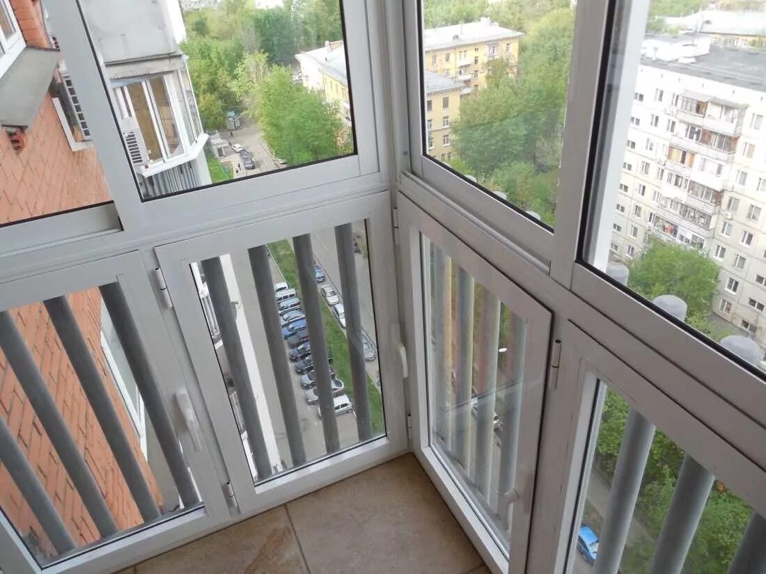 Пластиковые окна ленинградская. Французское панорамное остекление балкона п44. Французские окна на балкон п44. Французский балкон 2150*2150.