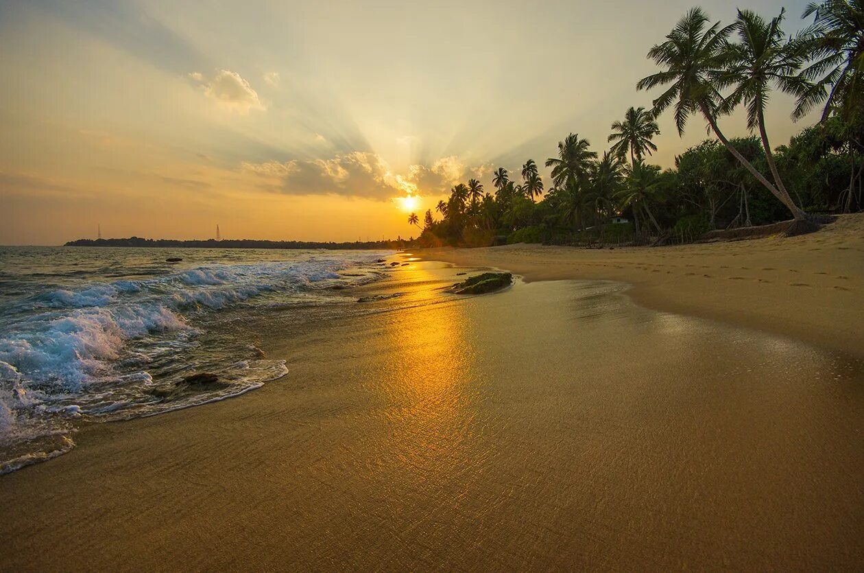 Тангалле Шри Ланка. Тангалле Шри Ланки закат. Лагуна Тангалле. Тангалле Шри Ланка море и пляж.