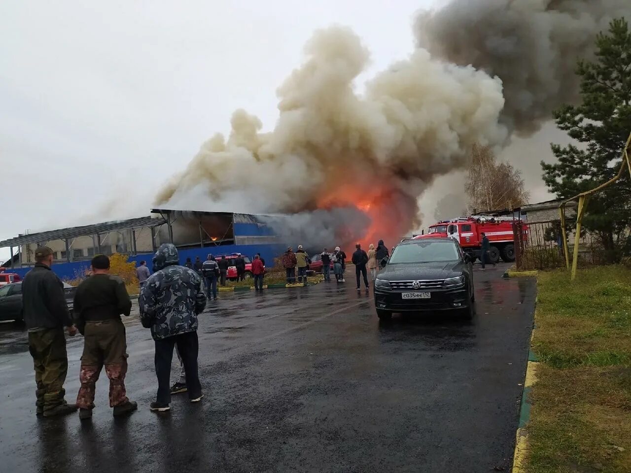 Что горит в нижнем новгороде. Пожар в Нижнем Новгороде сейчас в Сормовском районе. Пожар на Федосеенко Нижний Новгород. Пожар Сормовская Заря Нижний Новгород. Пожар в Сормовском районе.