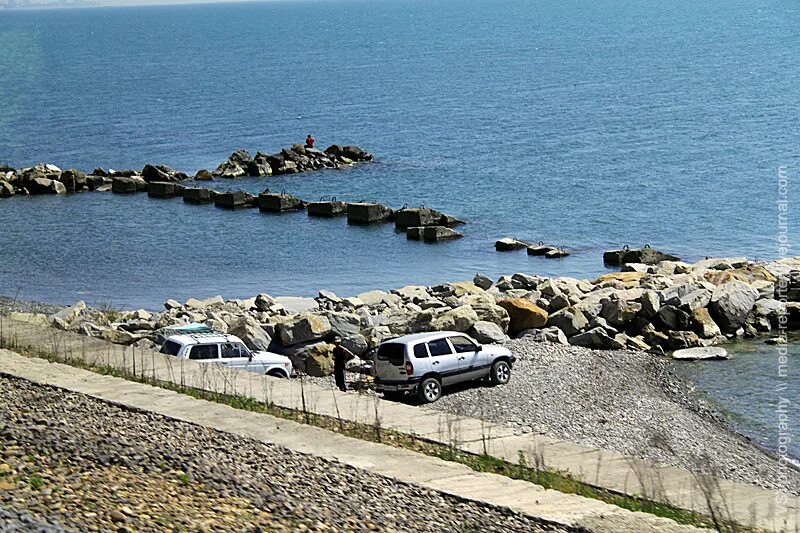 Где можно подъехать на машине. Подъезд к морю на машине. Сочи подъезд к морю на машине. Подъехать к морю на авто Сочи. Пляж где можно подъехать на машине.