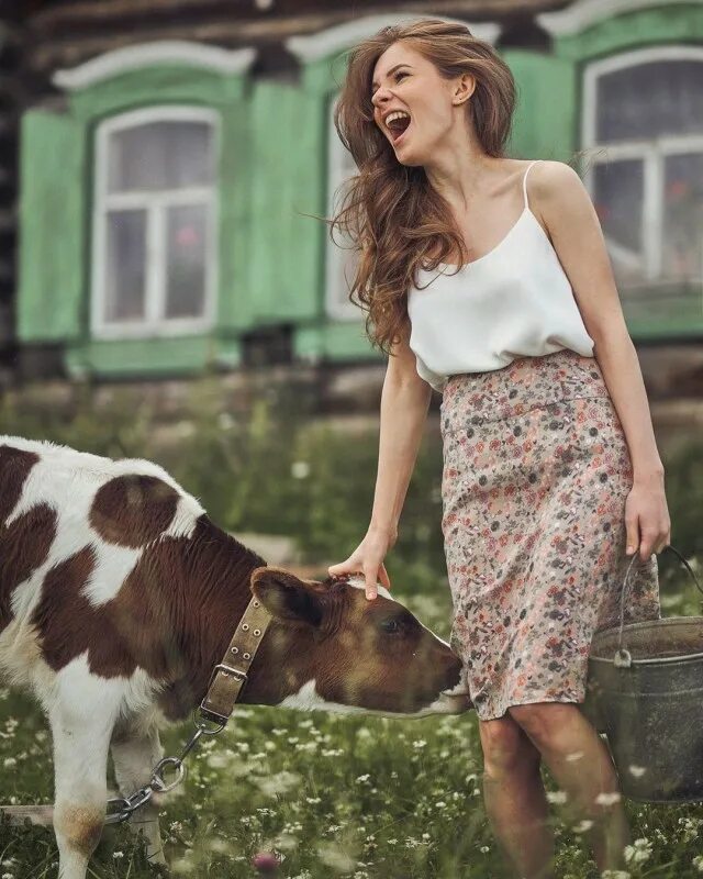 Девочка про деревню. Фотосессия в стиле деревня. Девочка про деревню. Девушки в деревне. Сельские женщины.