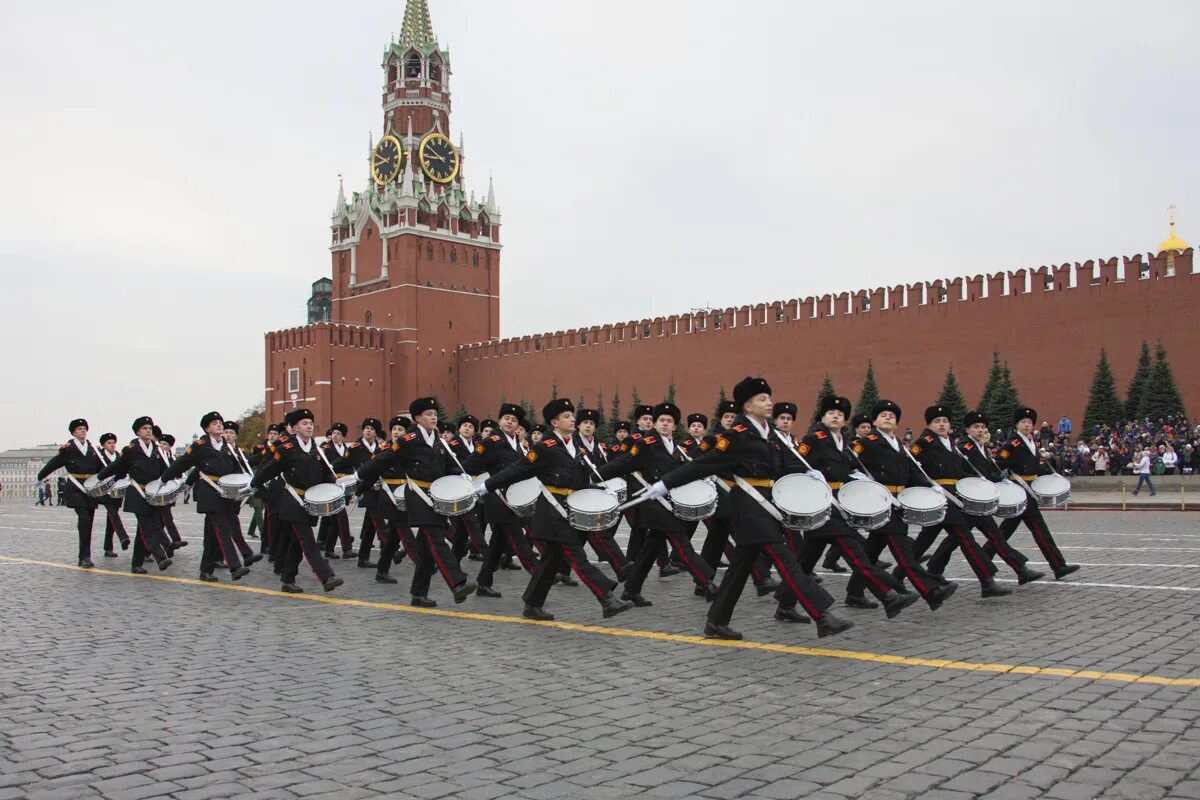 Московский военный. Московское военное музыкальное училище им.Халилова. Военное музыкальное училище имени Халилова. Училище Валерия Халилова. МВМУ на красной площади.