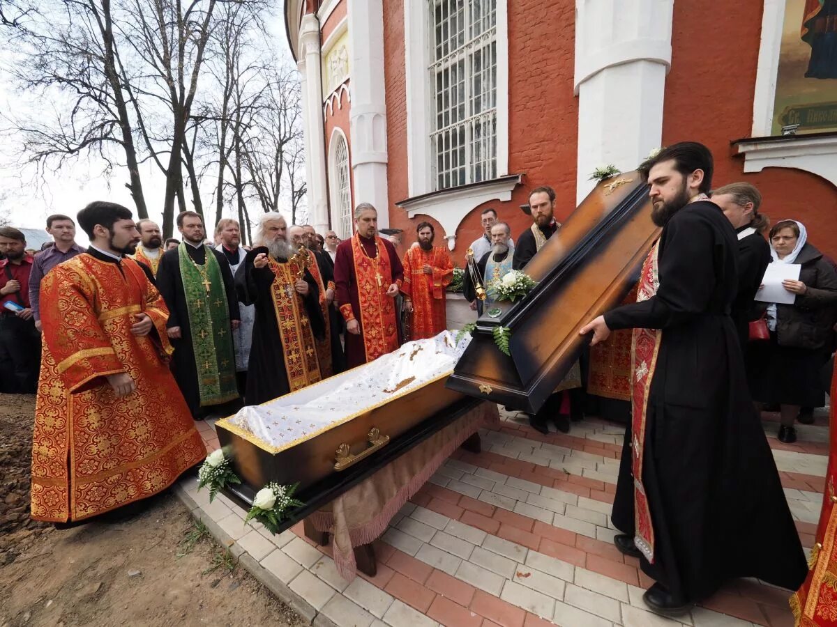 Храм Николая Токарев отпевание. Храм Спасо Преображенский СПБ отпевание протоиерея Бориса Глебова. Отпевание в храме знамения в Кунцево. Никольская Церковь Саранск отпевание.