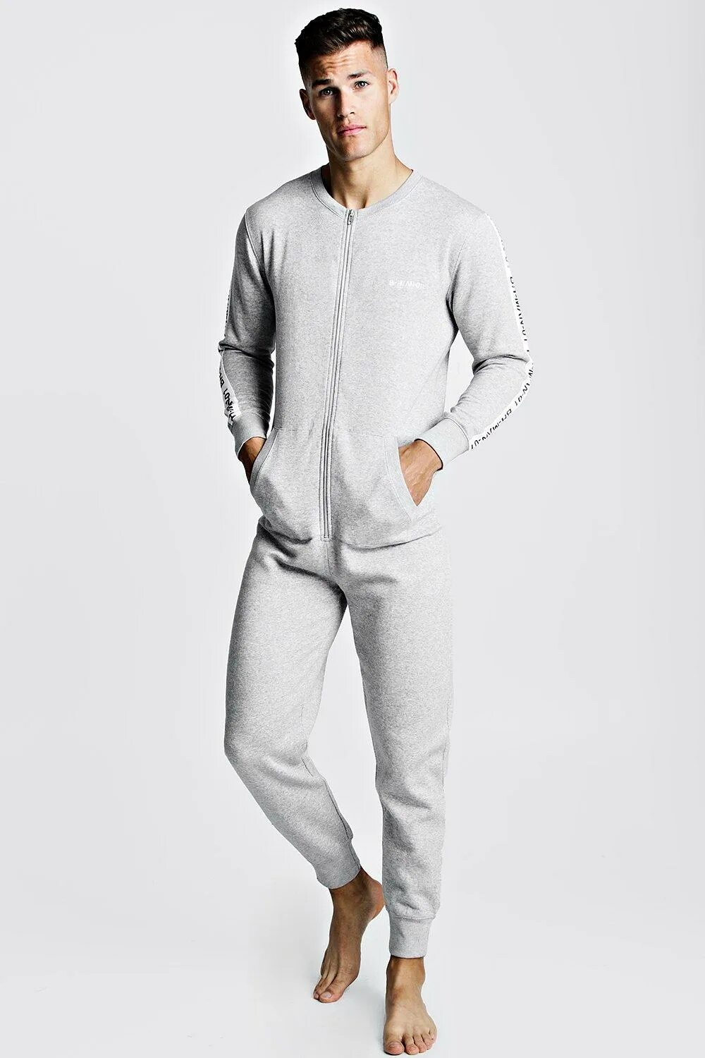 Комбинезон ман. Мужской комбинезон летний стильный. Комбинезон мужской летний. Bershka комбинезон denim. Комбинезон man.