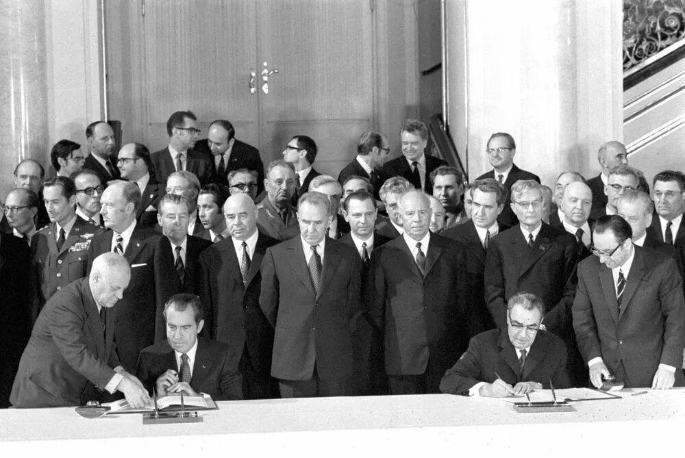 Договор о про с сша. Соглашение 1972 года между СССР И США осв-1. Подписание осв 1 Брежнев и Никсон. Подписание договора про 1972. Договор о противоракетной обороне 1972.