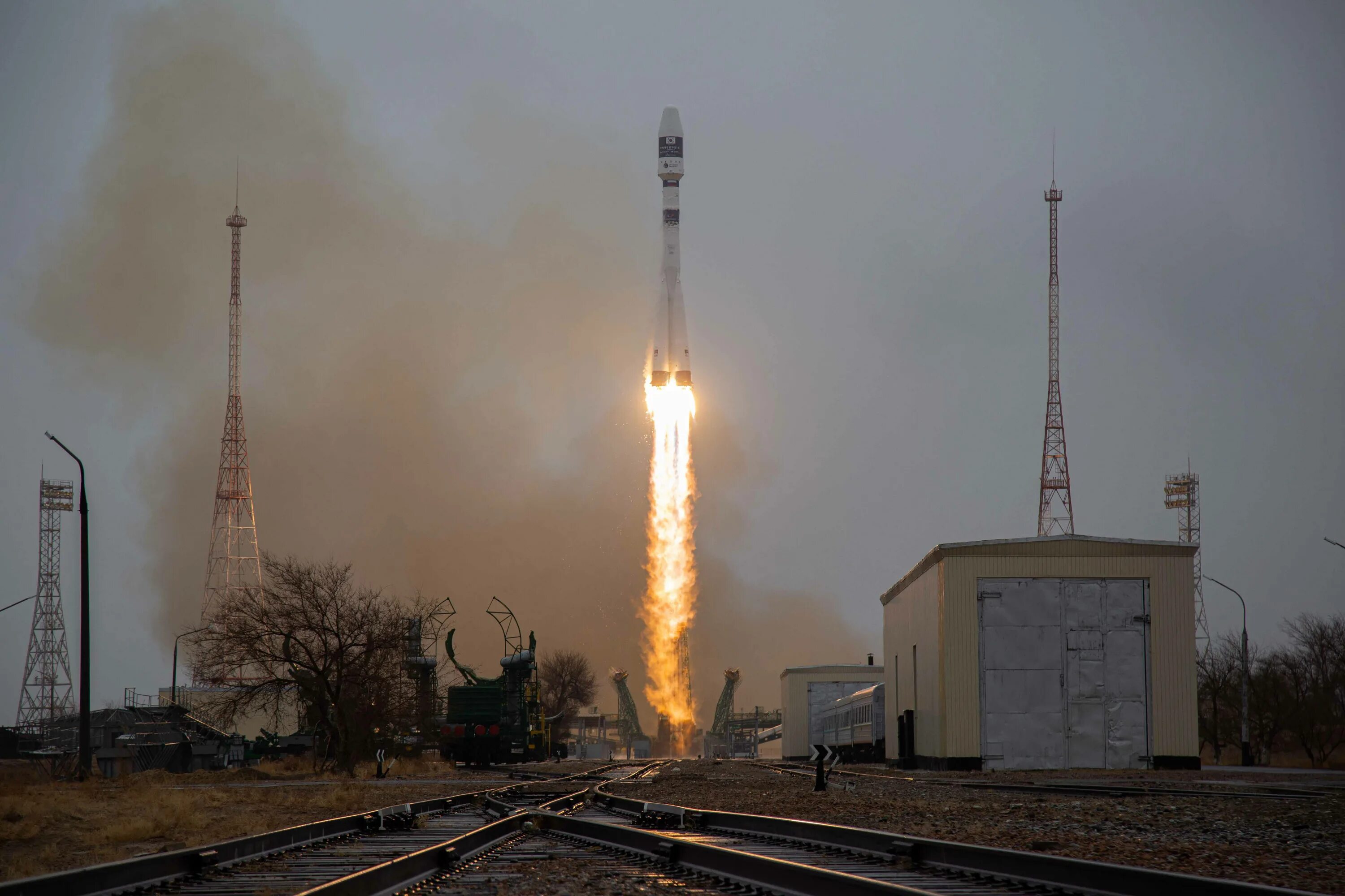 Старт космического корабля сегодня с байконура