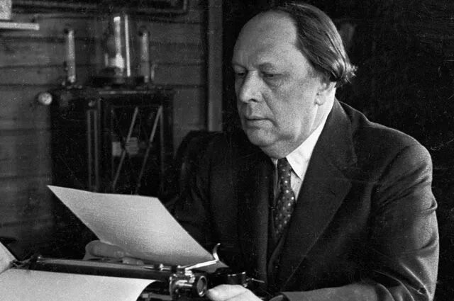 Алексей николаевич толстой фото писателя Лиля Брик помогла хорошо жить 5 противоречивых биографий русских писателей и по