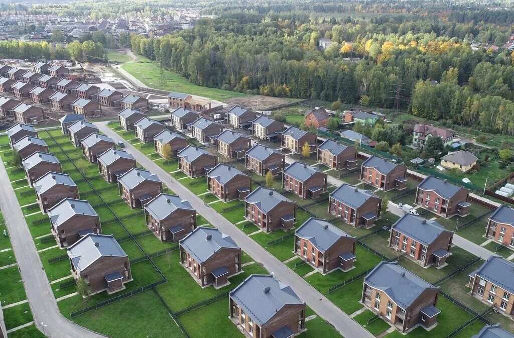 Новая рига истринский район. Элитные поселки на новорижском шоссе. Первомайское академия парк. Москва деревня бараново пос. Таунхаусы д красное домодедово.