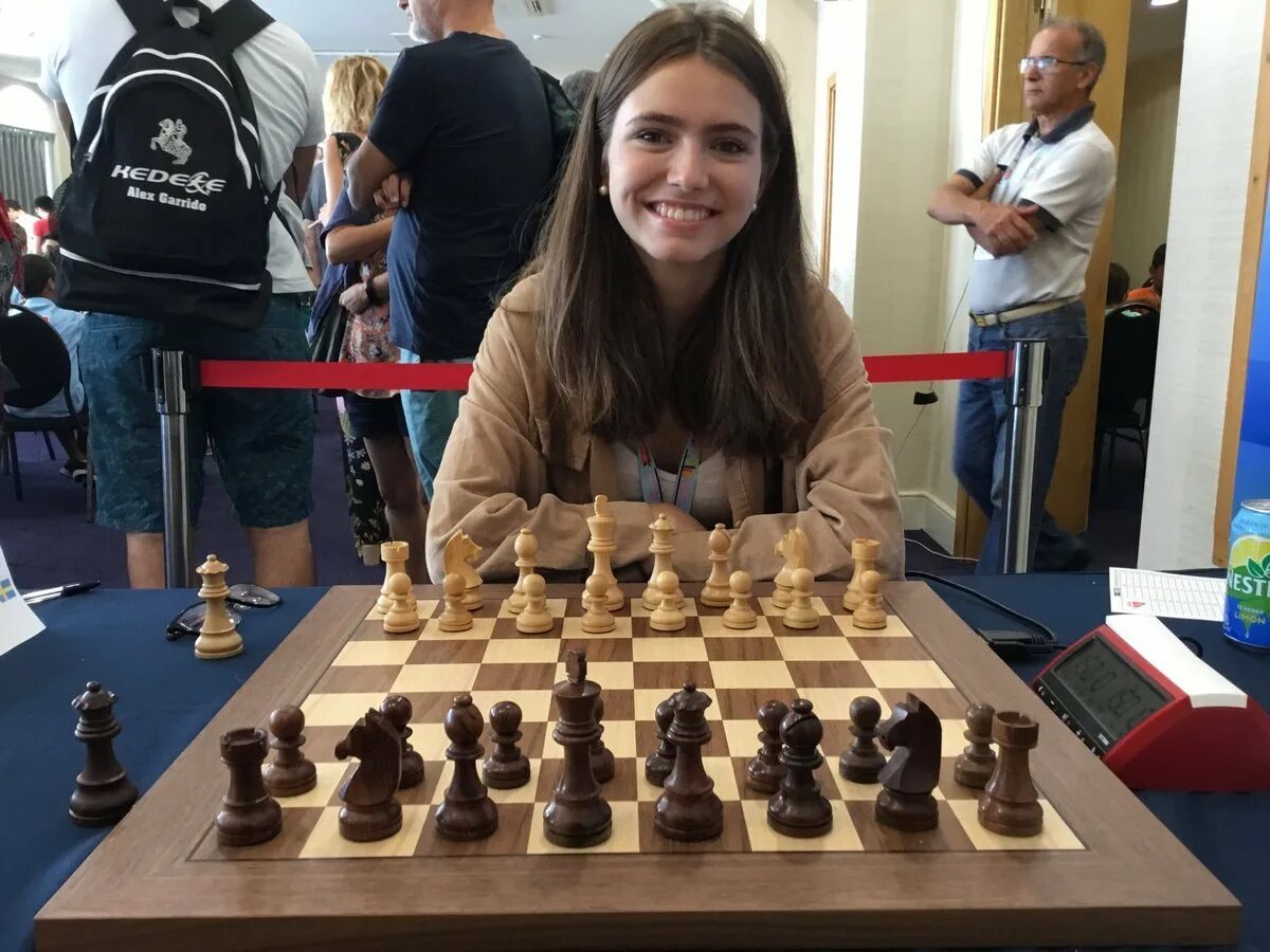 Шахматистка разобрать. Крамлинг шахматистка. крамлинг пиа шахматистка. крамлинг шахматистка анна. шведская шахматистка анна крамлинг.