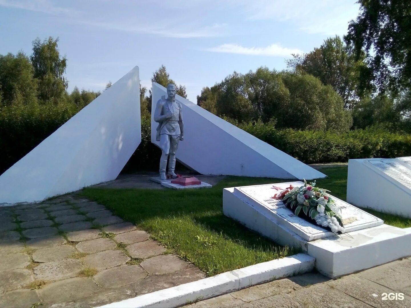 Волынское воинское захоронение тверь. Воинское захоронение кондакопшино, пушкин. Тверь волынское кладбище воинское захоронение. Тверь захоронение. Мемориальный комплекс вов тверь.