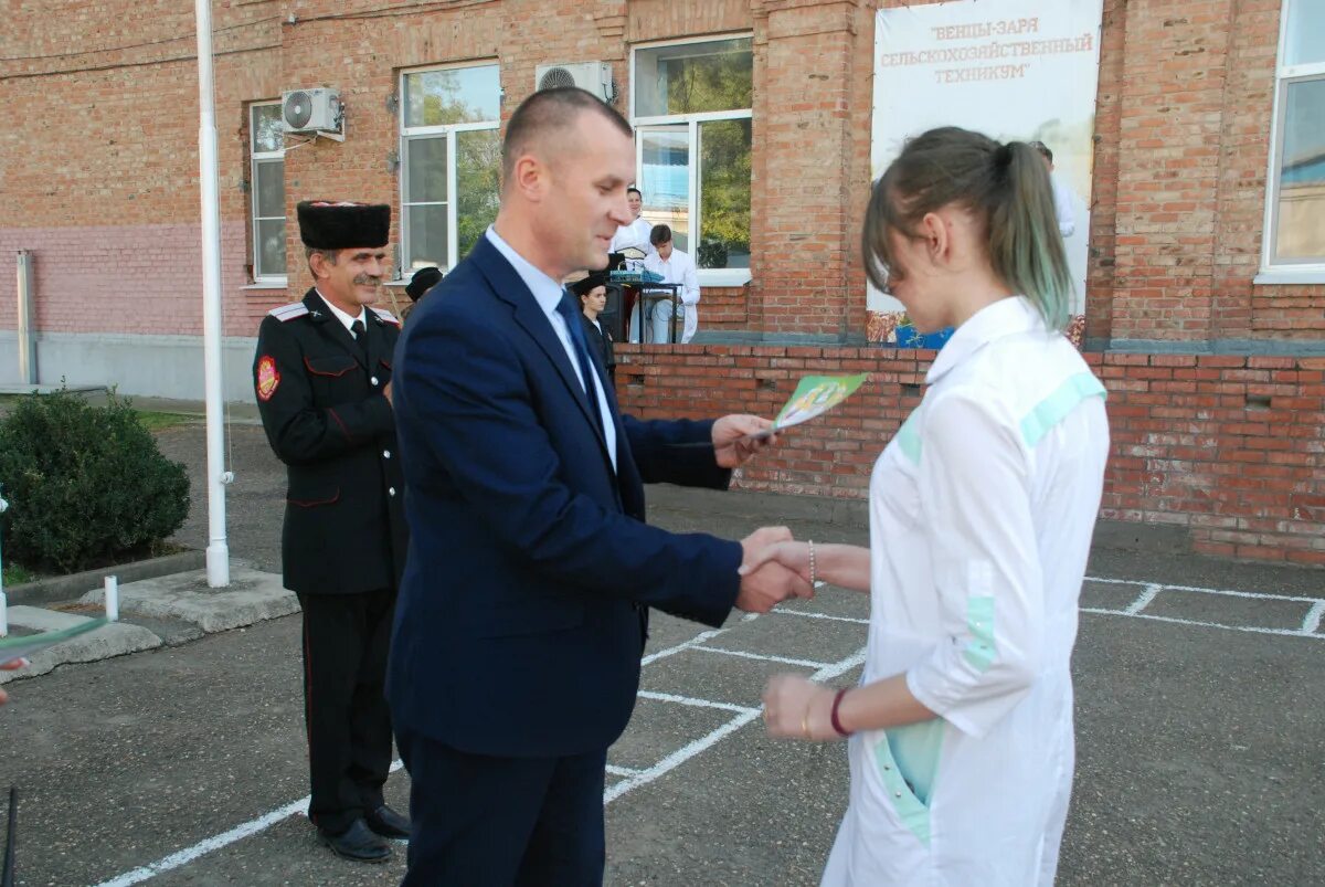 Звт венцы заря преподаватели. Гбпоу кк взст. Зооветеринарный техникум венцы заря. Венцы-заря сельскохозяйственный техникум. Ветеринарный колледж венцы заря.