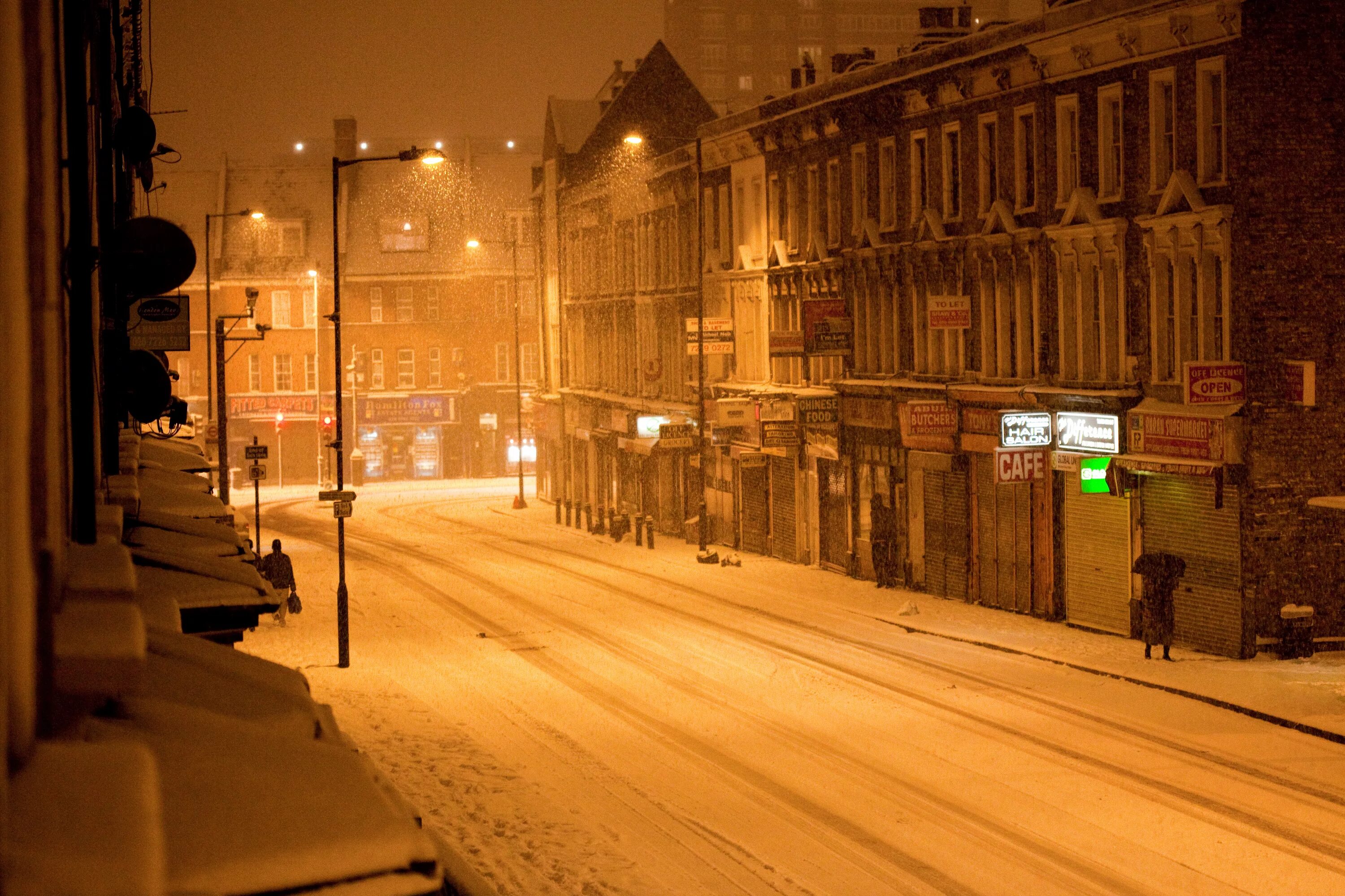 Streets rus. Зимний город. Зимняя улица. Ночная зимняя улица. Зимняя ночь в городе.