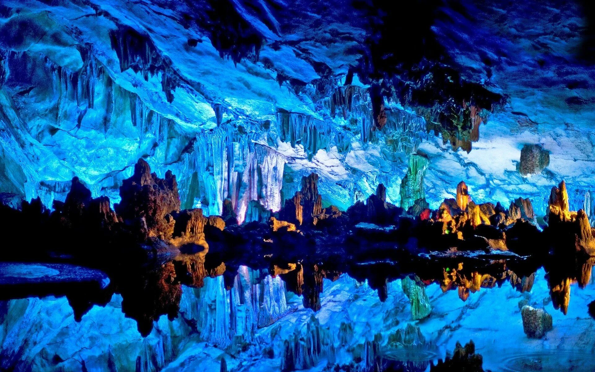 Пещера тростниковой флейты Гуйлинь. Пещеры Кристал-Кейв. Пещера Куэва де Лос Кристалес. Кристальная пещера гигантов Мексика. Crystal cave
