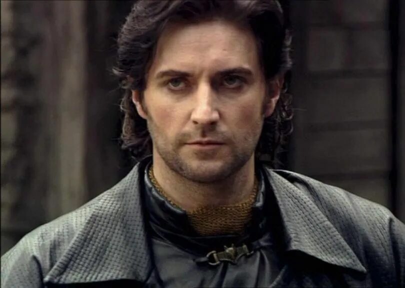 Гай гисборн и робин гуд. Ричард армитидж гай гисборн. Ричард армитидж в роли гая гисборна. Гисборн робин гуд. Гисборн робин гуд.