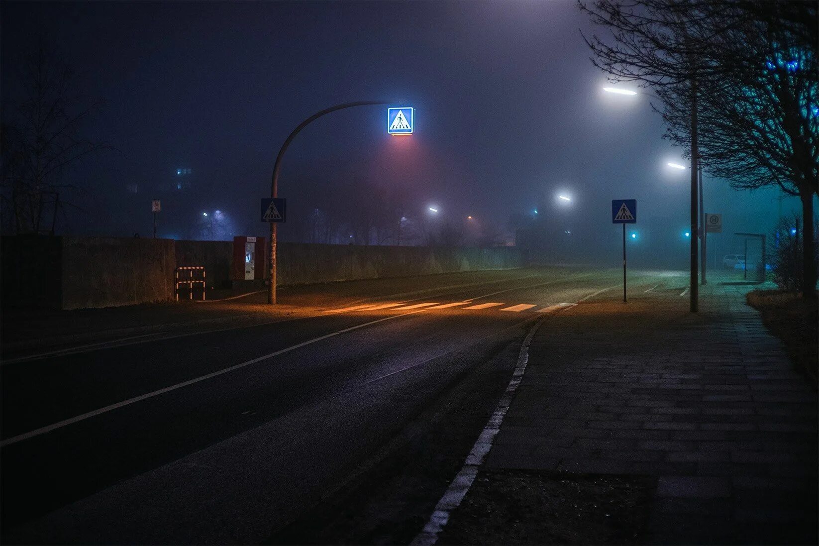 Ночной город. Парковка ночью. Дорога ночью. Good night world. Атмосферная улица ночью.