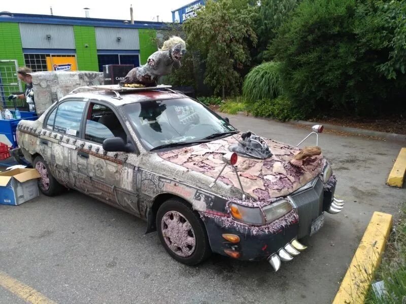 Прикольные машины. Приколы про машины. Зил 131 болотоход. Смешные автомобили. Девушки и автомобили смешные.