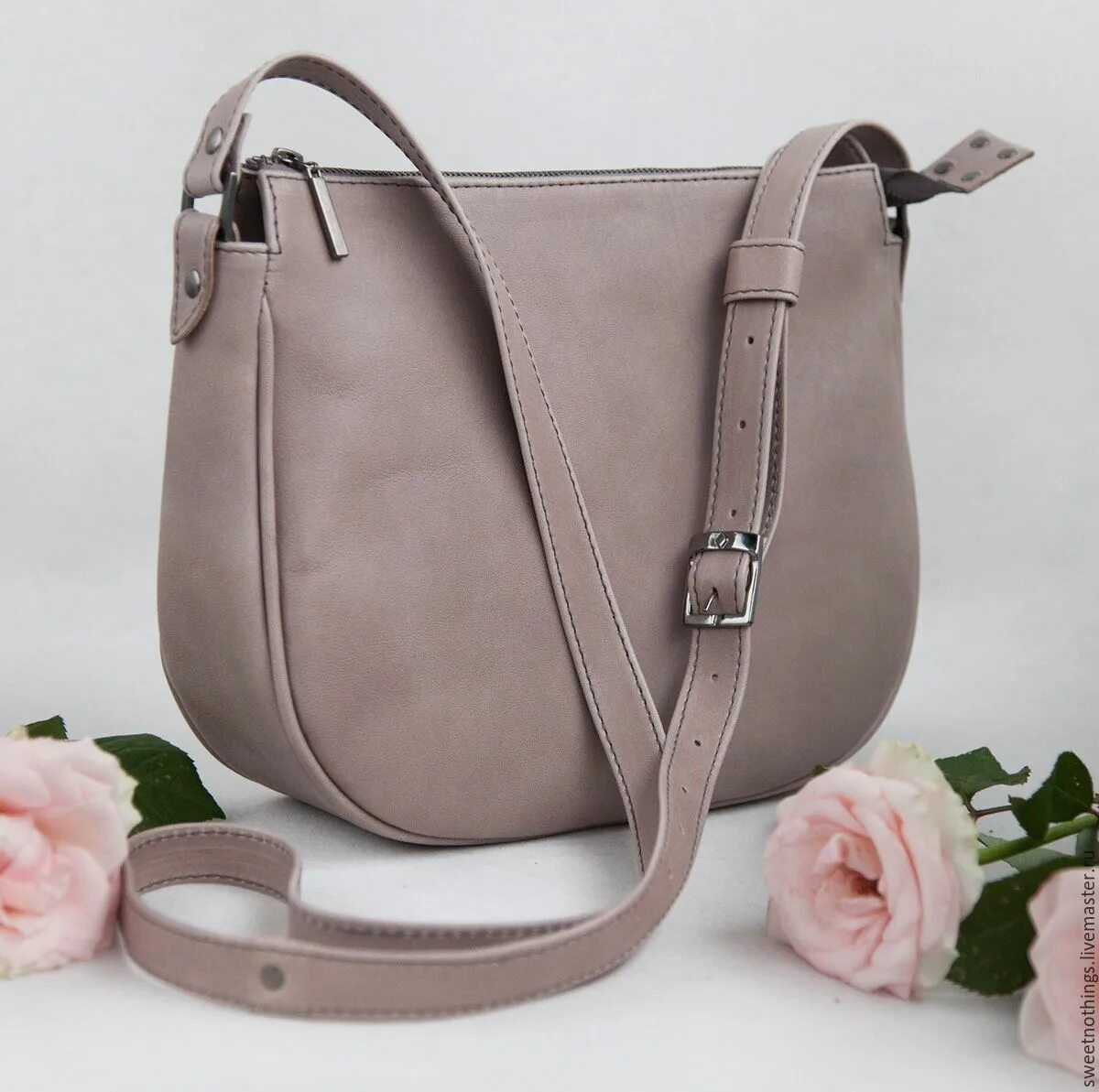 Taupe color