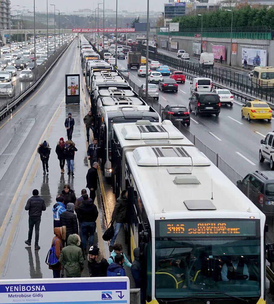 Метробус в стамбуле. Metrobus стамбул. metrobüs в стамбуле. метробусы стамбула. метробус в россии.