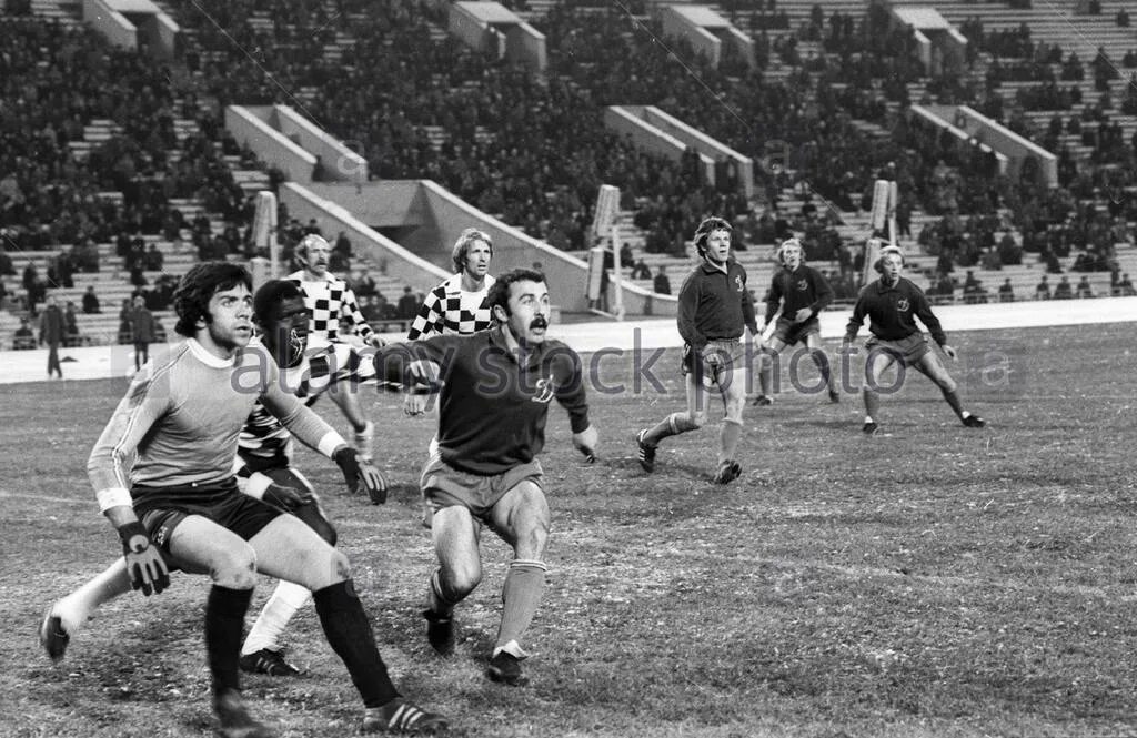 вартанян летопись советского футбола. валерий газзаев в динамо тбилиси. аксель вартанян историк футбола. 1981 год. вартанян аксель.