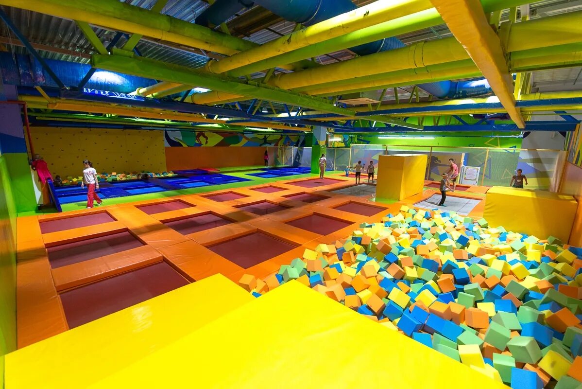 Батутный парк спб охта молл. Батутный парк улет екатеринбург радуга. Батутный центр - армада (краснообск). Радуга парк батуты. Батутный парк улет екатеринбург радуга.