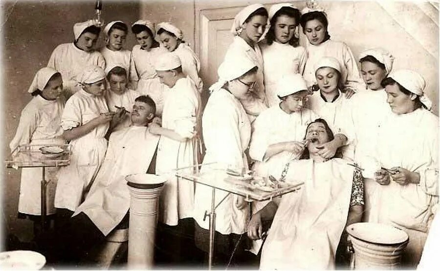 Царскосельский лазарет. Истории старого врача. Старые фотографии врачей. Родильный госпиталь в петербурге 18 века. Быть хирургом записки старого врача.