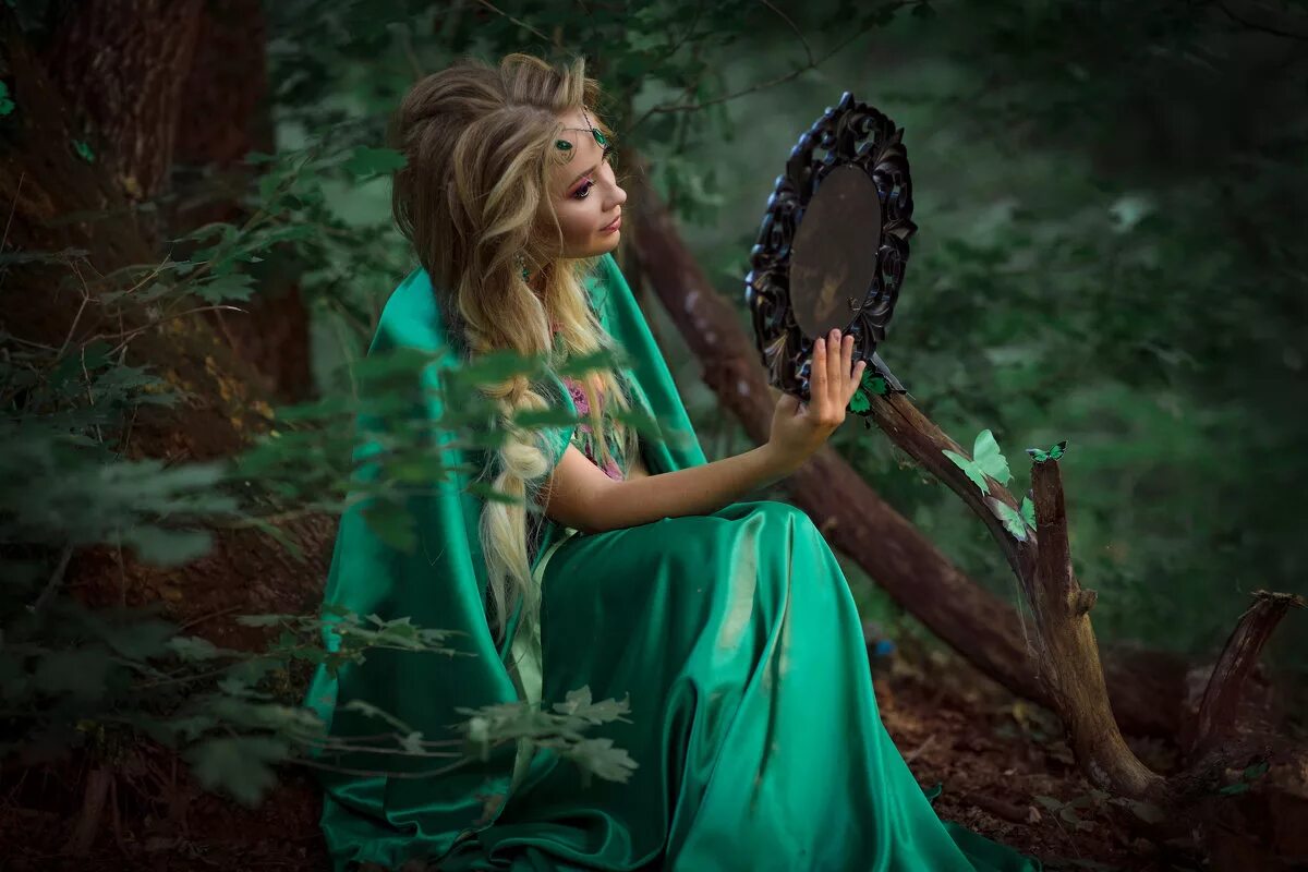 мавка славянская русалка. лес русалок. фотосессия в лесу. сказочный фотограф катерина плотникова. мавка лесная нимфа.