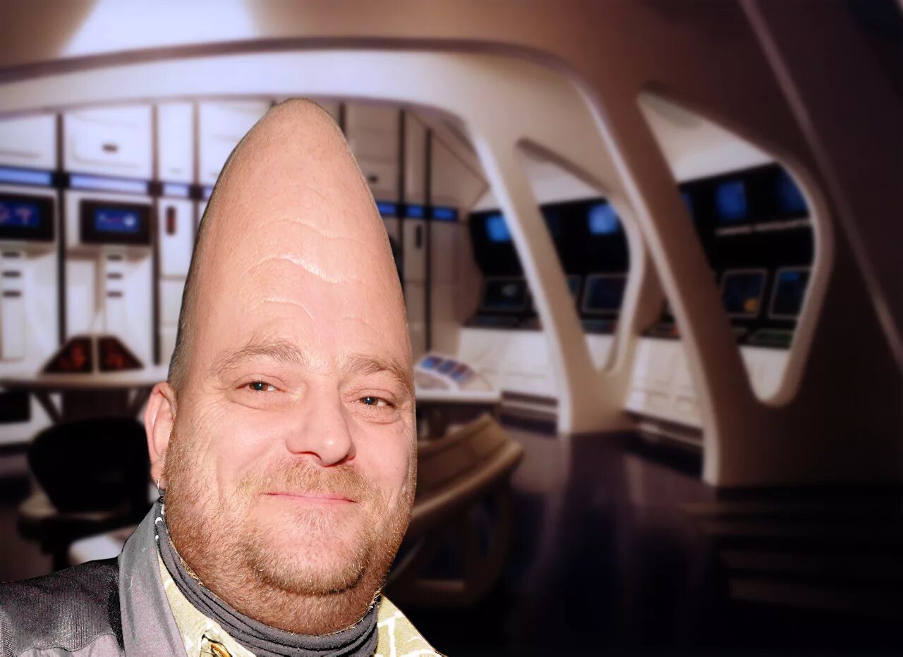 Яйцеголовый гордон. Яйцеголовая голова. Яйцеголовый человек. Мишель бёрк яйцеголовые. Дэн эйкройд яйцеголовый.