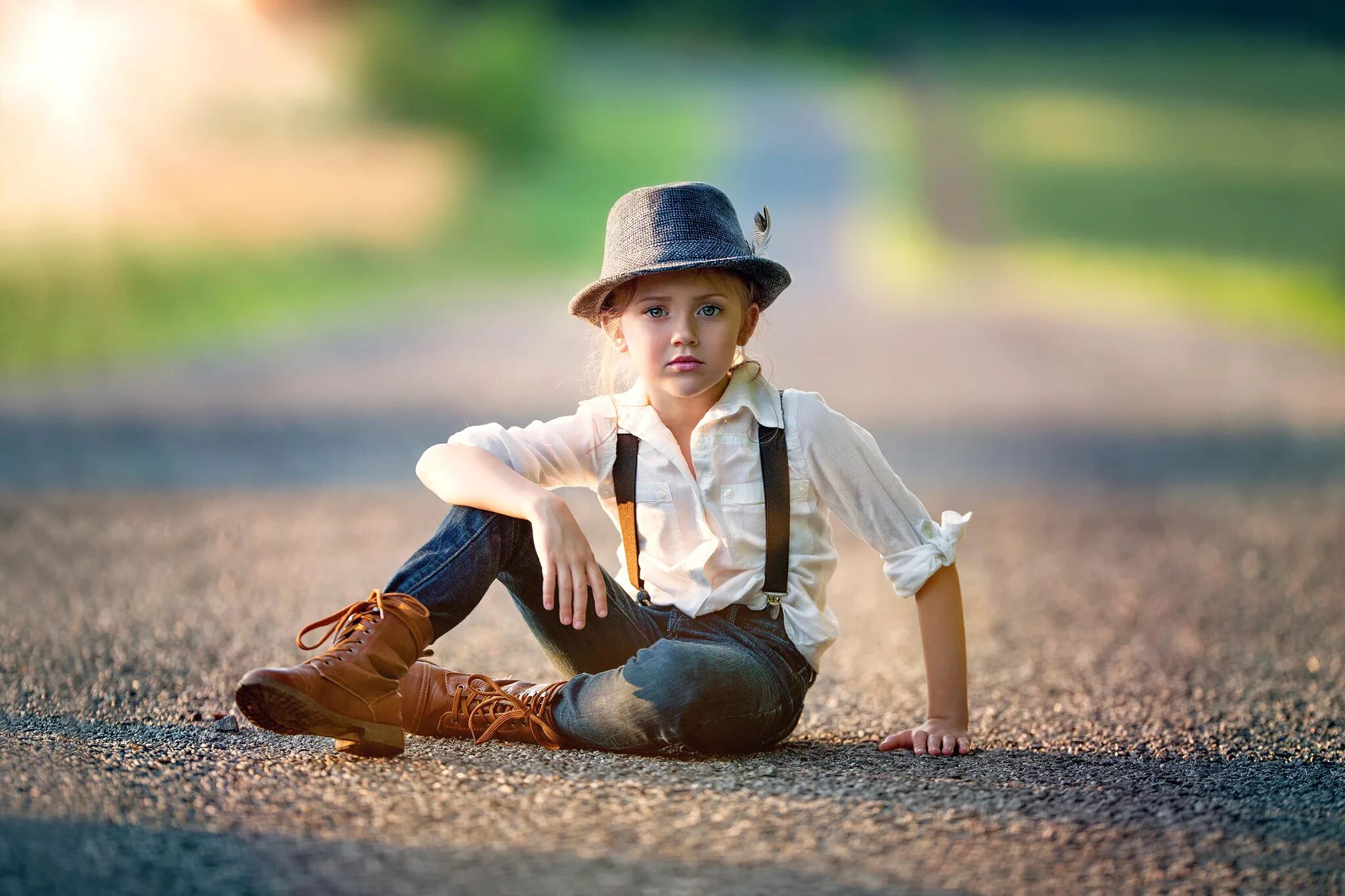 Little boy child. Сорванец Tomboy. Шляпа для мальчика. Фотосессия для мальчика. Подросток в шляпе.