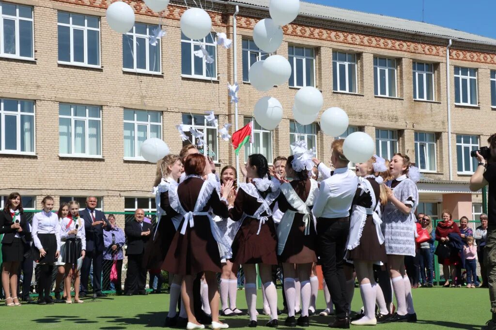 Мирская школа. Мирская школа. Отчетное профсоюзное собрание. Отчетное профсоюзное собрание. Директор барановичского школы фото.