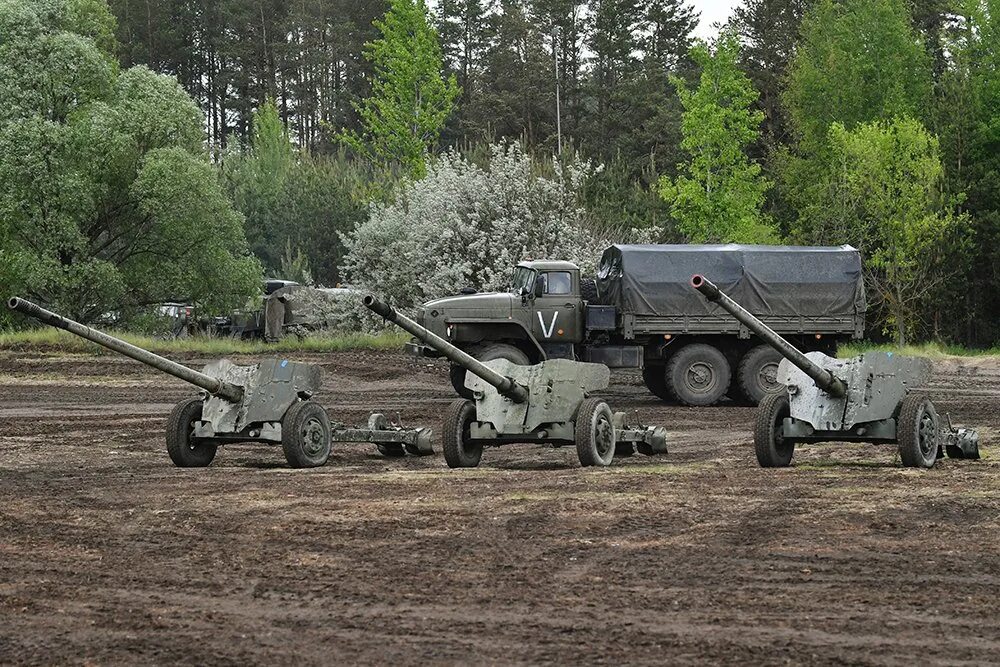 Рапира 100 мм. Мт-12 рапира 100-мм противотанковое орудие. мт-12 рапира. пушки мт-12 рапира. 100-мм пушек мт-12 «рапира».